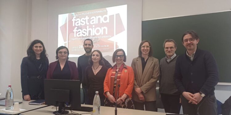 da sinistra: Martina Liviero, Sara Moggi, Davide Canini, Anna Ciulli, Alessandra Zamperini, Diletta Danieli, Andrea Caprara, Matteo Nicolini