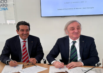 in foto, da sinistra, il presidente Riello e il rettore Nocini