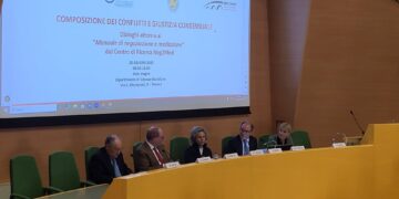 da sinistra Mauro Regis, presidente dell’Ordine degli avvocati di Verona;
Giovanni Meruzzi, docente ordinario di Diritto commerciale del Dipartimento di Scienze giuridiche;
Olivia Guaraldo, delegata rettore;
Alberto M. Tedoldi, direttore di Neg2med e curatore del Manuale di negoziazione e mediazione;
Valentina Moro, direttrice del dipartimento di Scienze umane