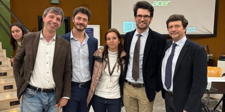 Da sinistra: Gabriele Pesarini, Roberto Scarsini, Giorgia Beffagna, Giovanni Benfari e Flavio Ribichini della sezione di Cardiologia del dipartimento di Medicina di UniVr