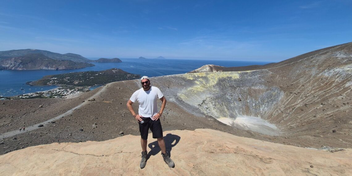 Foto scattata l'1 giugno all'isola di Vulcano durante l'attività di ricercae didattica alla scuola internazionale di planetologia PETRAS