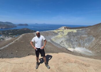 Foto scattata l'1 giugno all'isola di Vulcano durante l'attività di ricercae didattica alla scuola internazionale di planetologia PETRAS